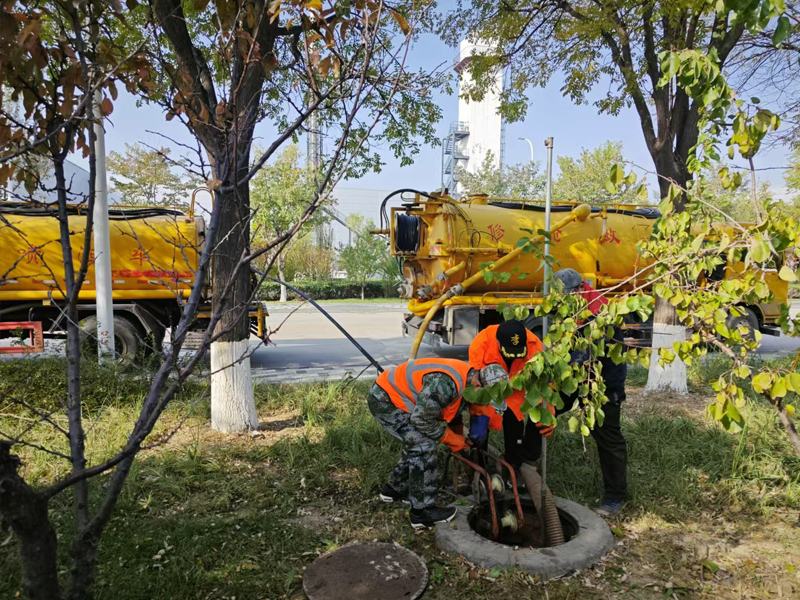 钟灵街厂区管道清洗